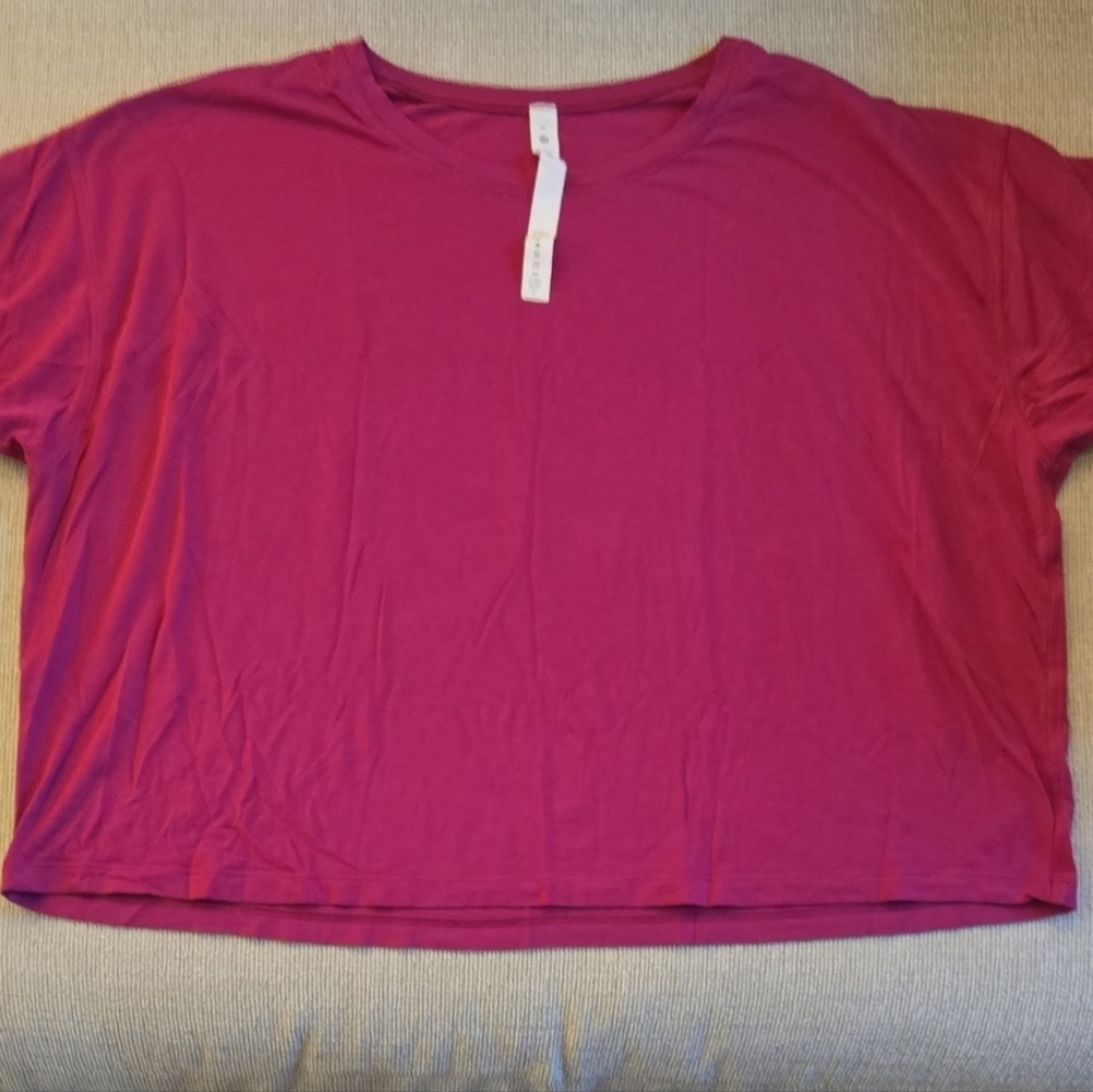 lululemon athletica Magenta Short Sleeve Tee
